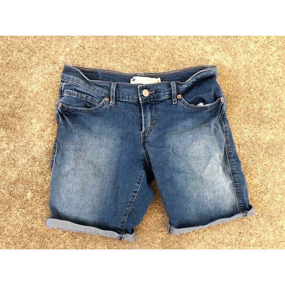 Levi’s shorts - Picture 1 of 5